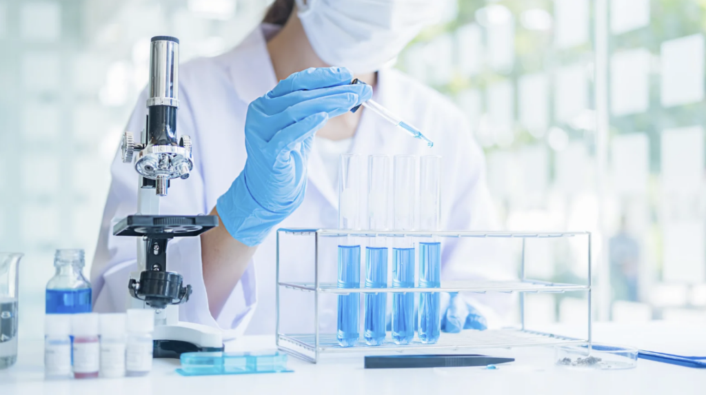 Investigación y mejora de formulas para el sector industrial y hogar